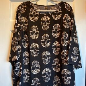 🇺🇸Emery Rose Black Blouse with Animal Print Skulls - Size 4XL